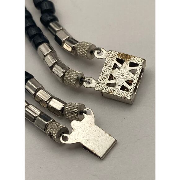 Charming Women's Watch 24mm and Decorative Bracelet with New Battery - Picture 5 of 7